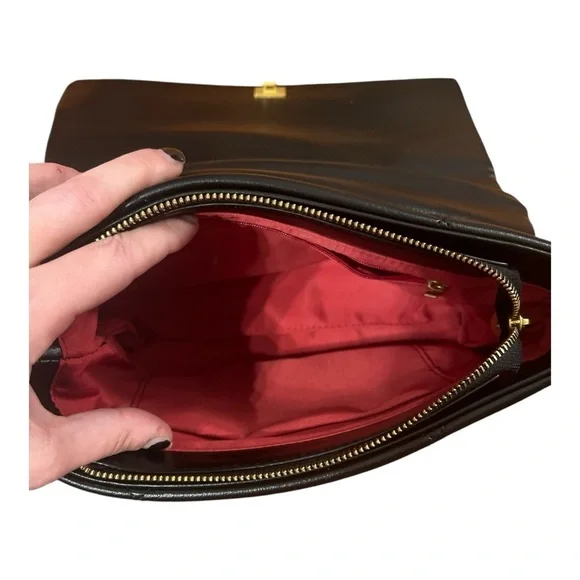 Purse with gold chain - Picture 6 of 6